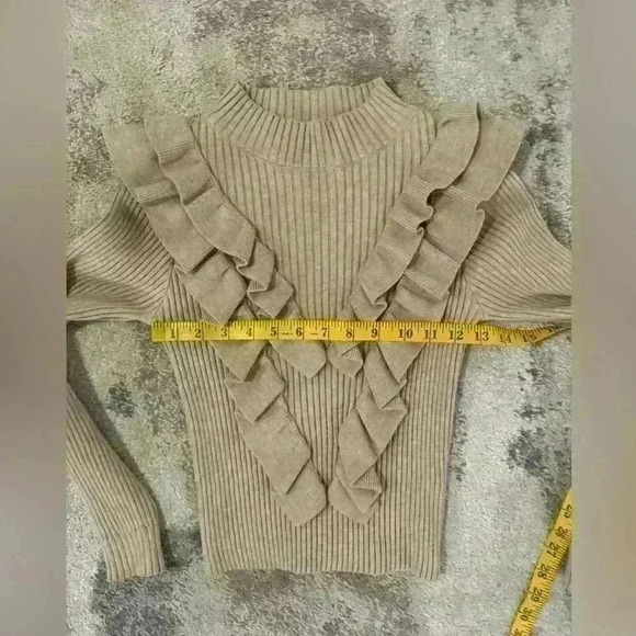 Women’s Tan SHEIN Sweater - Picture 4 of 6